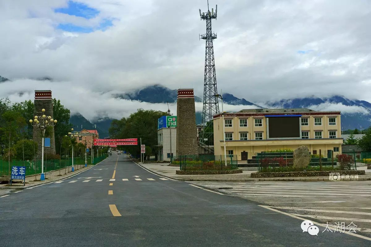 米林县城米林县地处西藏自治区东南部,林芝市西南部,雅鲁藏布江中下游