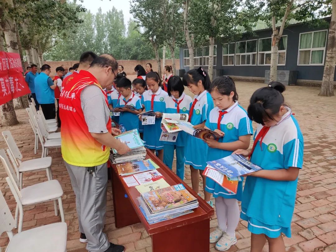 西青区图书馆走进大柳滩小学开展流动书车进校园活动