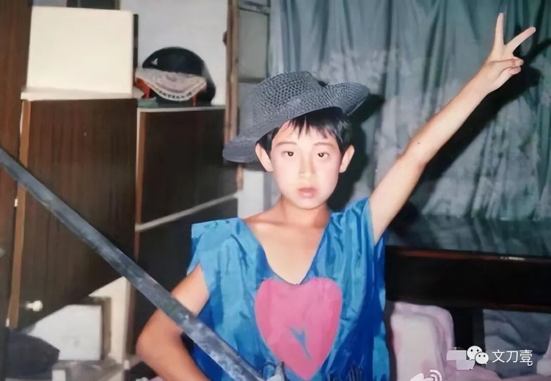 迷糊的白马文：耿莲凤师父、曾媲美柳岩，为挣快钱官僚主义隐身前程(图5)