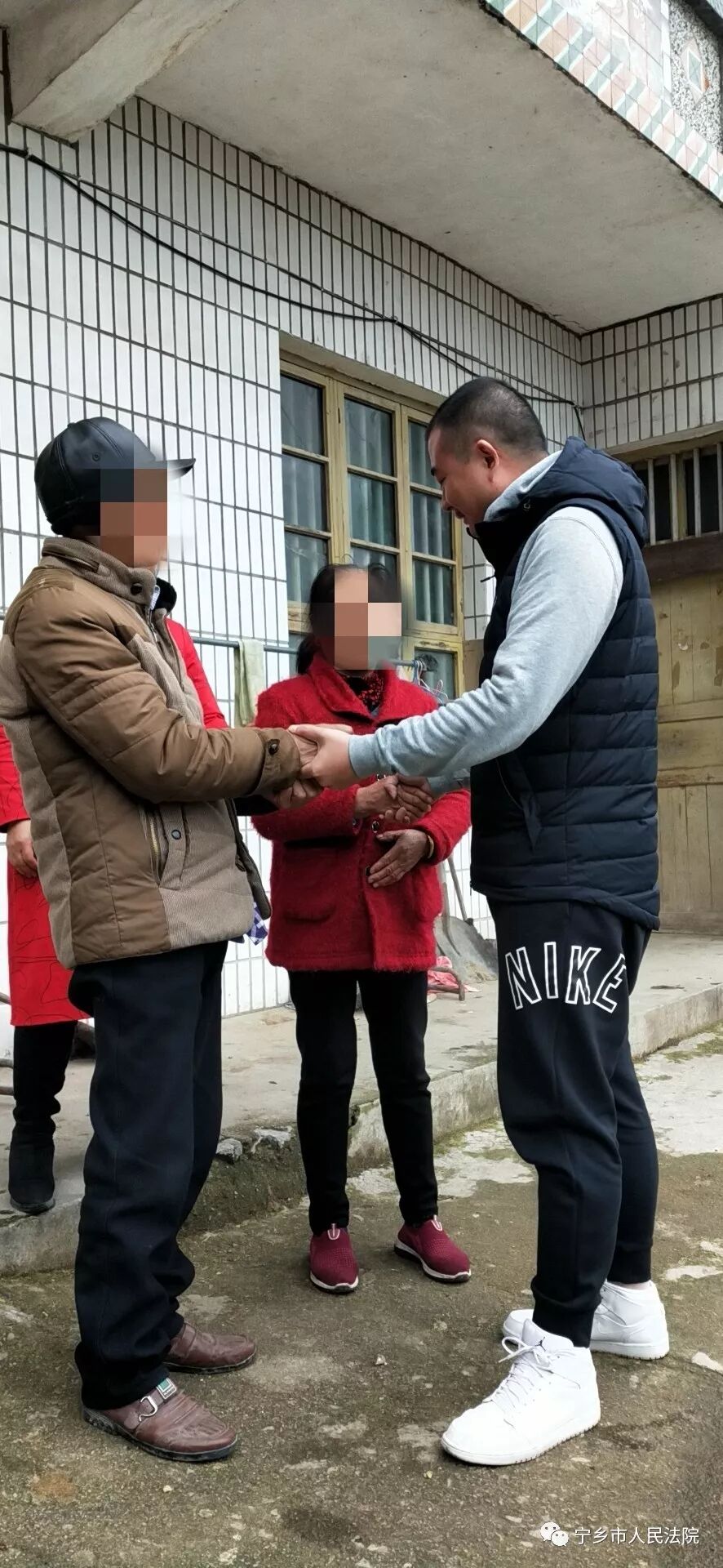 法官|儿子怪父母偏心引发赡养纠纷 七旬老夫妇向法官“求