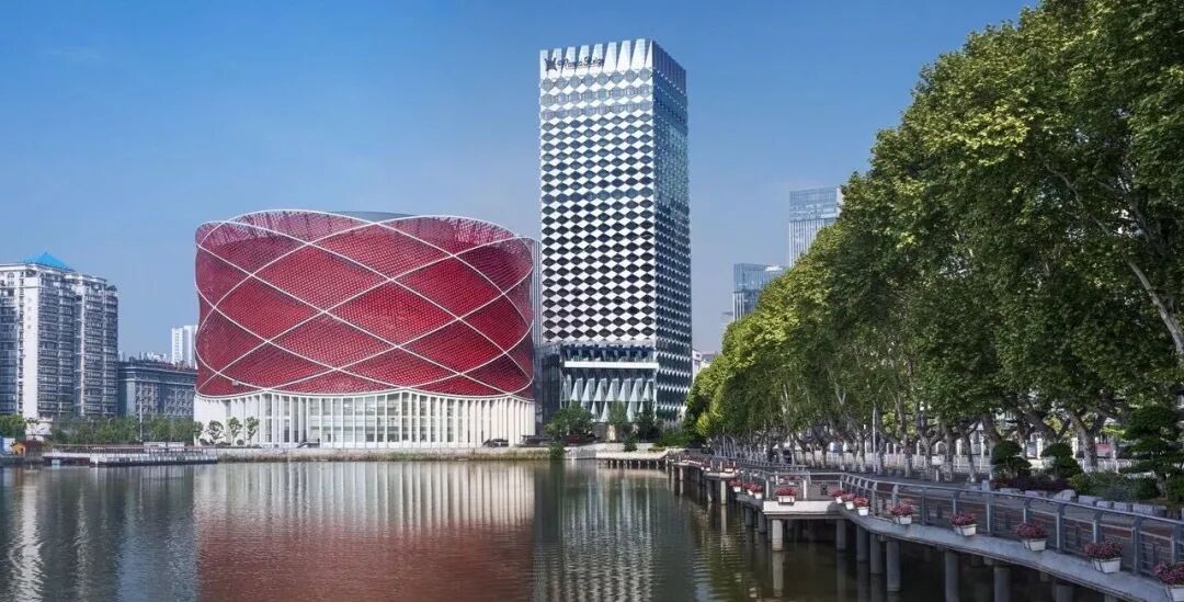 大额补贴叠加海南神券 丽思卡尔顿等多家酒店低至400元晚