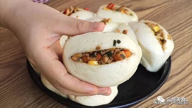 馒头最过瘾的特色吃法 带馅的葱花馒头 太香了 连吃5个没过瘾 云悦美食 微信公众号文章阅读 Wemp