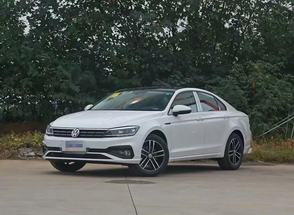 凌派尴尬了 配dct油耗7 4l 这车前卫外观更吸睛 大众终于坐不住了 全网搜