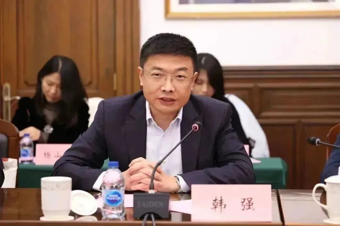 我校召开校友会青年学者联谊会成立大会 暨校友会首届"青年学者论坛"