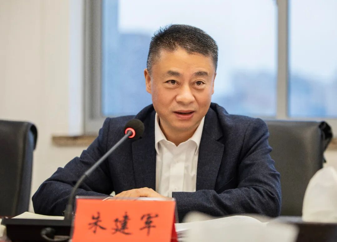 12月17日,台州市委常委,温岭市委书记朱建军专题听取工业经济工作汇报