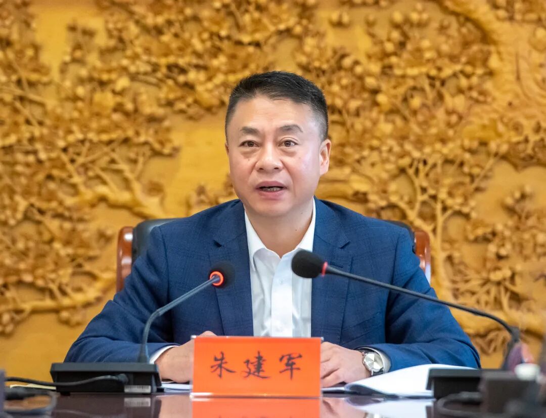 市委第111次常委会会议召开