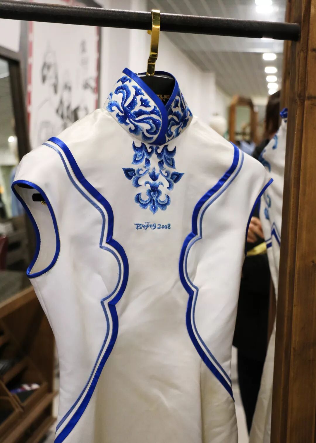 2008北京奥运会青花瓷礼服创作大揭秘珍藏版样衣亮相东纺城