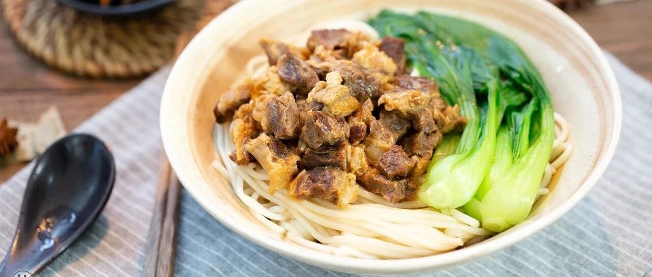 冬天来一碗暖暖身，肉香四溢一上桌就吃光光！