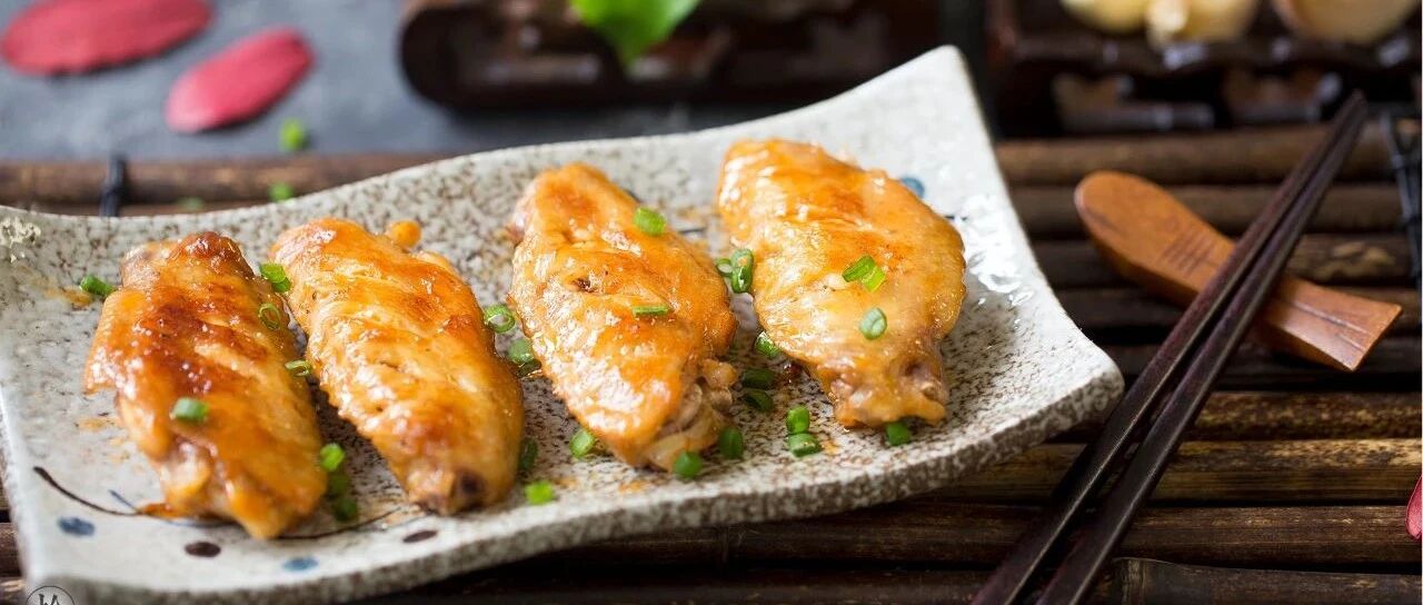 焦脆的外皮配上鲜嫩的肉质，酸酸甜甜特开胃！