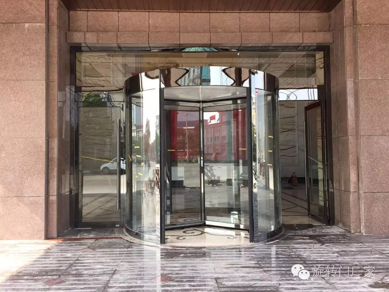 三翼自动黑钛镜面不锈钢旋转门