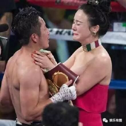 都说邹市明的老婆能“撑爆”礼服，可我却看到了她最美的一面！（组图） - 4