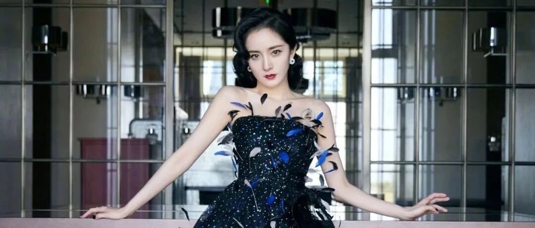 杨幂发艳压通稿？徐开骋张天爱隐婚？钟楚曦捆绑龚俊？周洁琼被质疑立场？李现杨紫二搭？