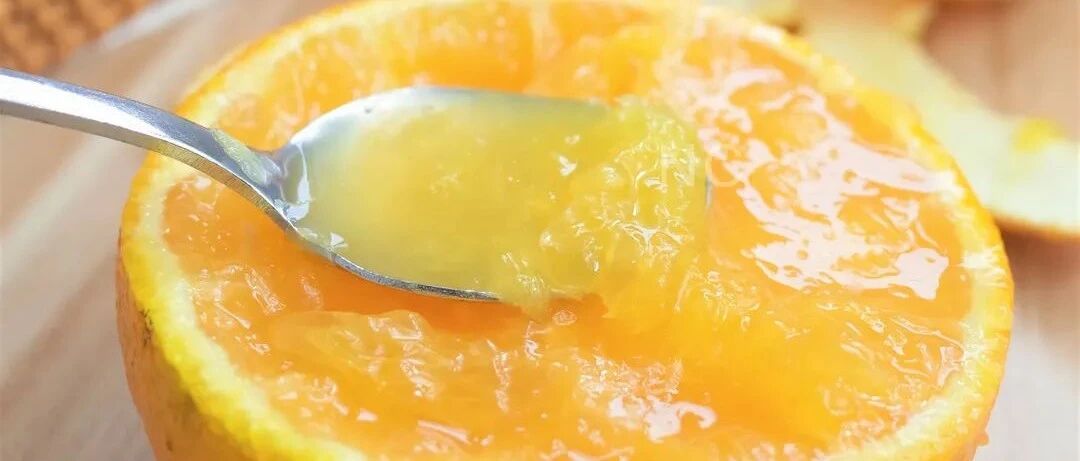 这橙子果肉嫩的像豆腐！可以“吸”着吃，还能“挖”着吃，鲜甜又多汁