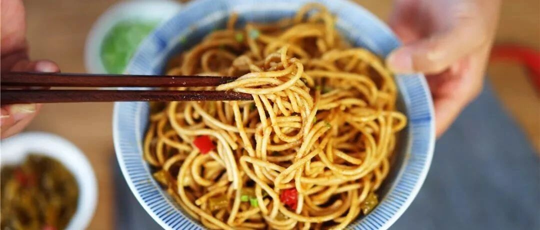 中国十大名面之首，酱香浓郁，柔滑劲道，每天吃掉不止1000000碗！
