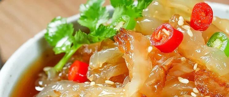 天气热到没胃口，就要吃海蜇凉拌菜，爽脆！Q弹！鲜嫩！热量极低！