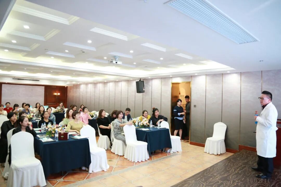  October 10.2020 英国的一项研究发现：气温每降低1℃，心脏病发病率就会增加2%。因此，冬季是心脑血管疾病的高发季，也是各种健康隐患的高峰期。临近冬季，我们要更加了解自己身体的状态，塑造