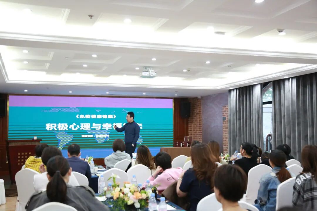  October 10.2020 英国的一项研究发现：气温每降低1℃，心脏病发病率就会增加2%。因此，冬季是心脑血管疾病的高发季，也是各种健康隐患的高峰期。临近冬季，我们要更加了解自己身体的状态，塑造