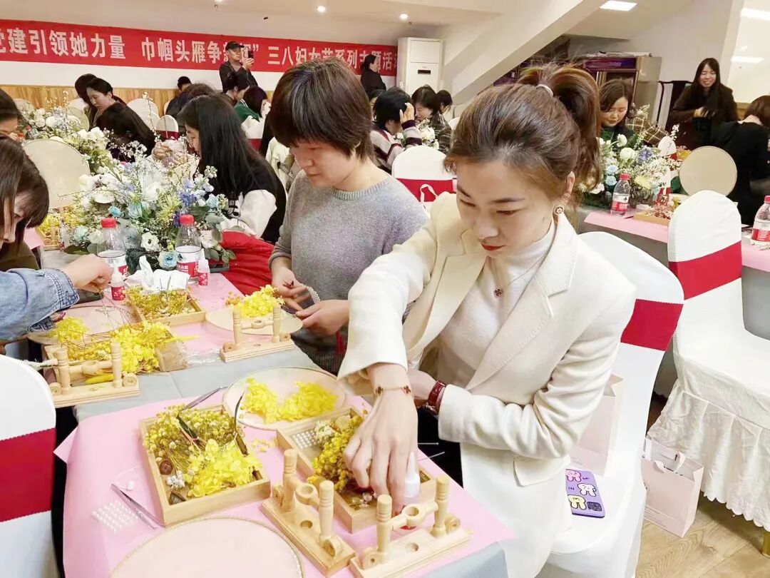 【葆蒂兰国际|叁悦谷雨资讯】叁悦谷雨牵手红曼薇妇联三八妇女节活动—心系女性赋能健康，手执国学共译芳华！