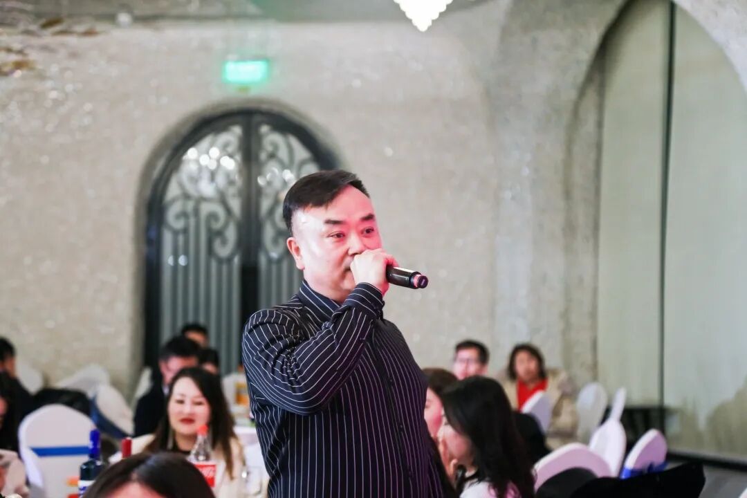 【一起追光】葆蒂兰国际集团2022优秀员工表彰大会暨2023追光元宵晚会