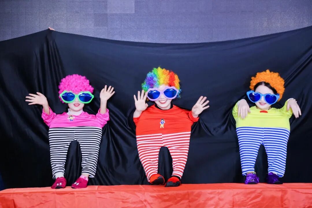 【一起追光】葆蒂兰国际集团2022优秀员工表彰大会暨2023追光元宵晚会