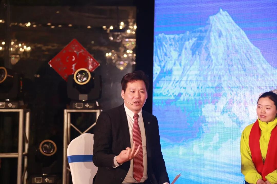 【珠峰对话】聚焦美业七大热点话题，渊谋远略、共话未来！