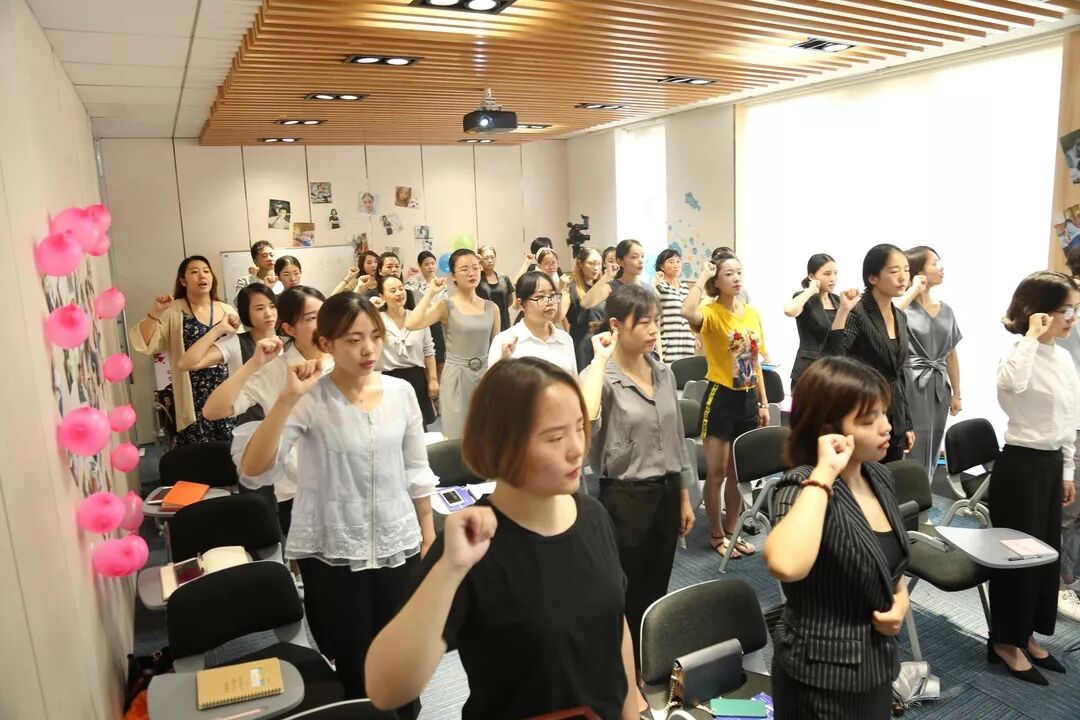 【人物志】万仁宾：每一次破茧成蝶的突破，只为起舞绽放的美丽！