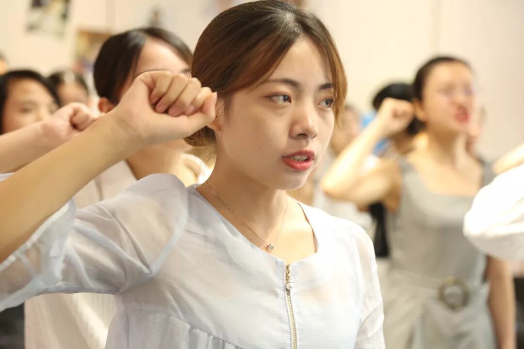 【人物志】万仁宾：每一次破茧成蝶的突破，只为起舞绽放的美丽！