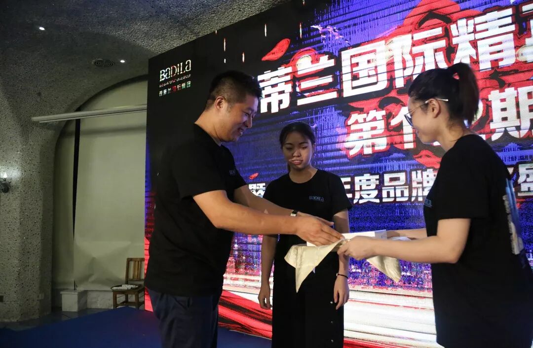 【人物志】万仁宾：每一次破茧成蝶的突破，只为起舞绽放的美丽！