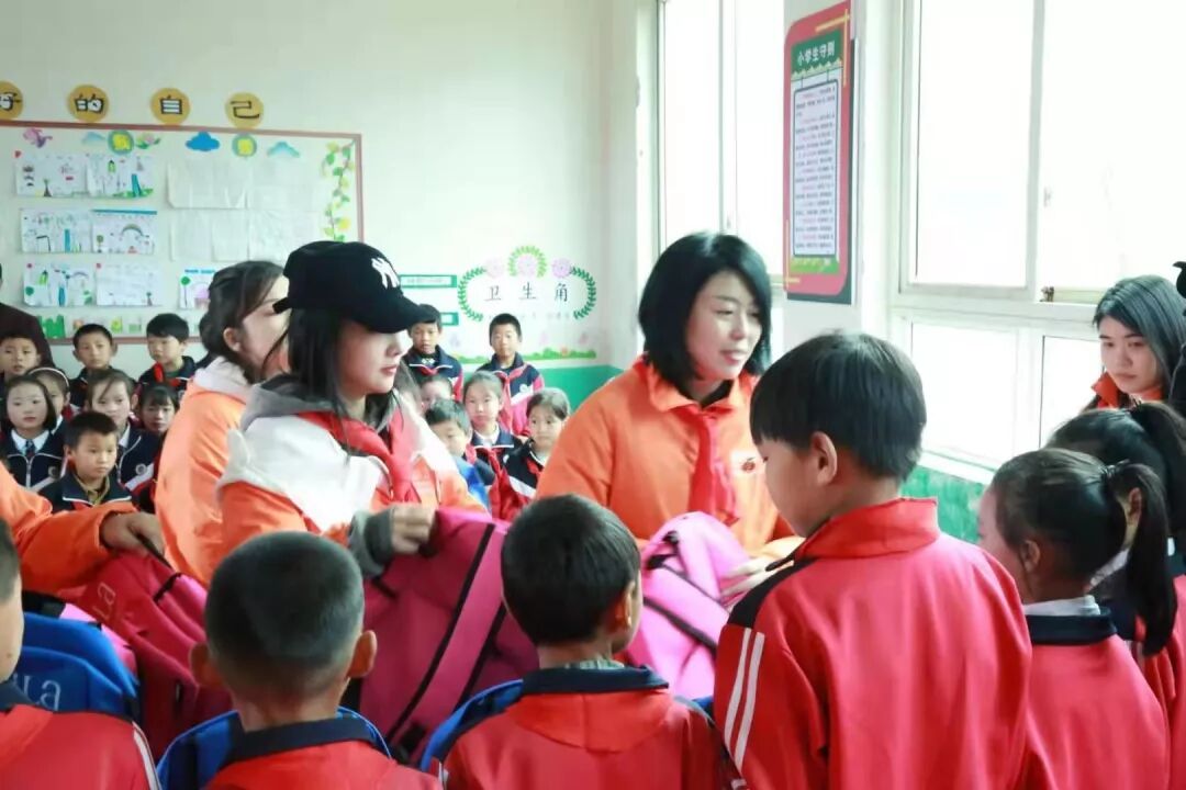 爱循环 付出爱 回馈爱|葆蒂兰国际“幸福丝带•爱的践行”走进遵义！