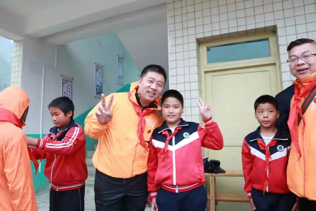 爱循环 付出爱 回馈爱|葆蒂兰国际“幸福丝带•爱的践行”走进遵义！