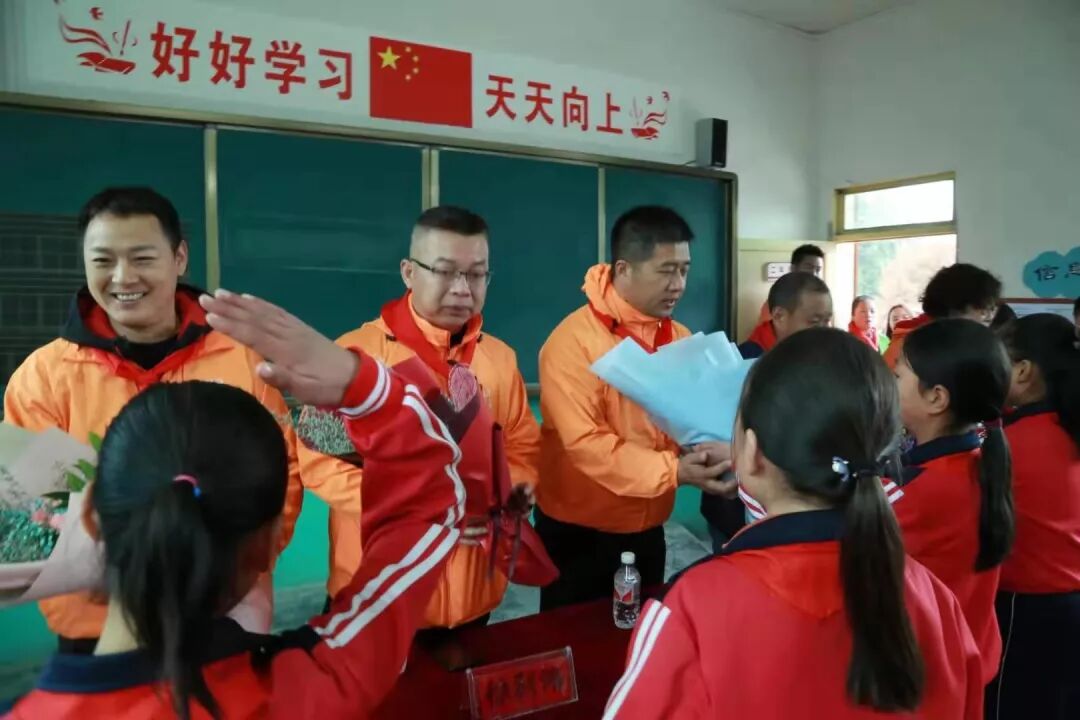 爱循环 付出爱 回馈爱|葆蒂兰国际“幸福丝带•爱的践行”走进遵义！