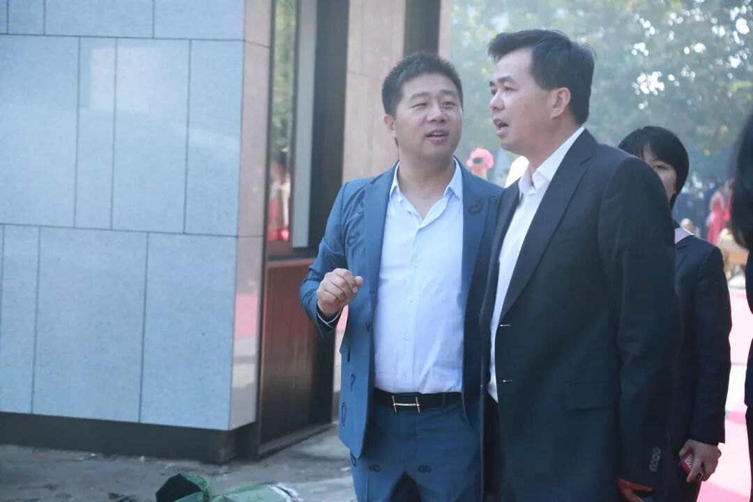 热烈欢迎南太湖新区党工委副书记、常务副主任徐建兵一行莅临美地港•中国南太湖生命谷进行调研指导！