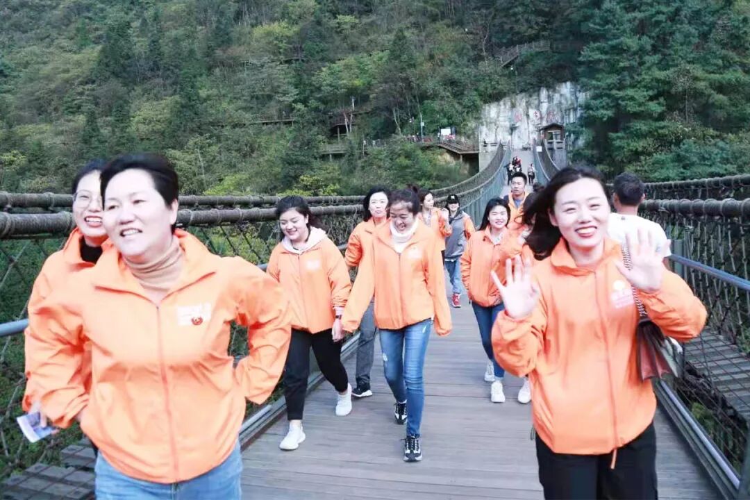 红色之旅|葆蒂兰国际珠峰空间站走进转折之城—遵义