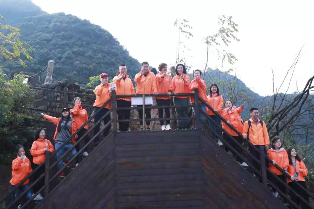 红色之旅|葆蒂兰国际珠峰空间站走进转折之城—遵义