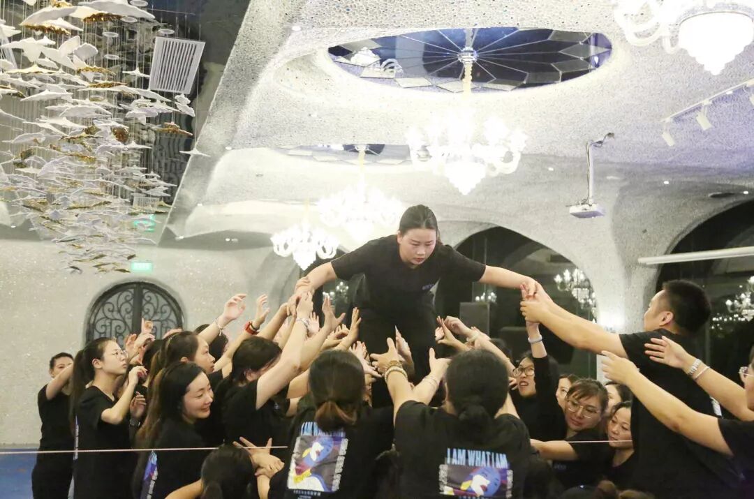 突破|葆蒂兰国际精英特训营第112期暨2019年度品牌文化盛典誓师大会震撼启幕！