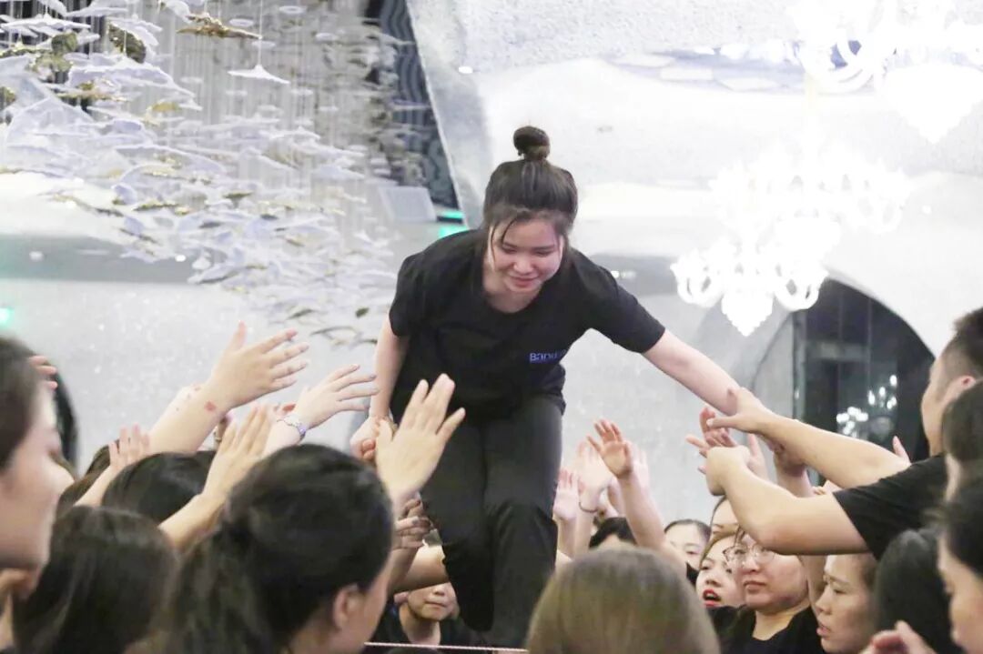 突破|葆蒂兰国际精英特训营第112期暨2019年度品牌文化盛典誓师大会震撼启幕！