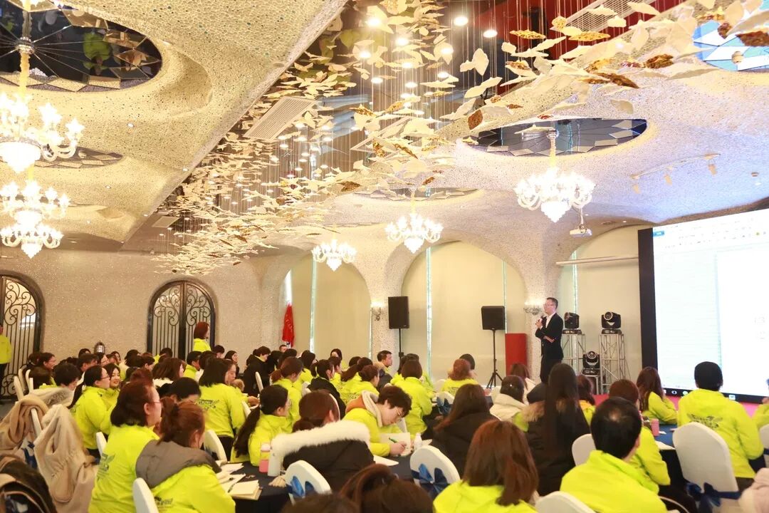 【职业化三阶修炼】赢在系统-葆蒂兰国际第111期精英特训营特邀全息教育空间创业导师陈小辉现场授课！