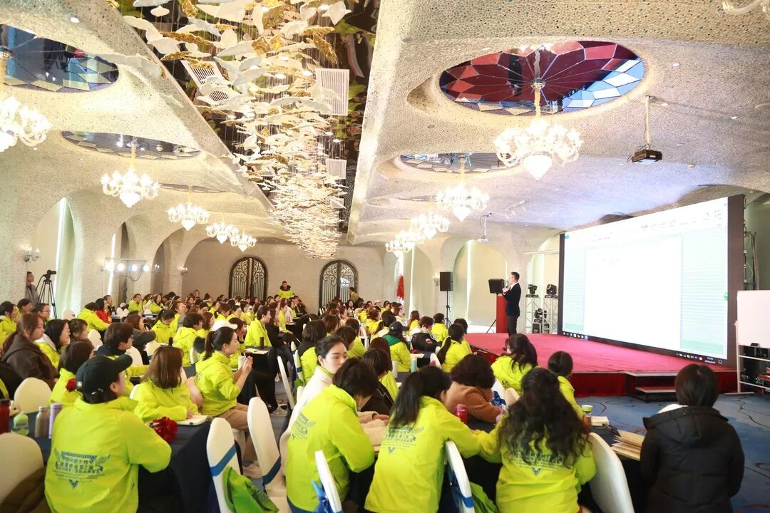 【职业化三阶修炼】赢在系统-葆蒂兰国际第111期精英特训营特邀全息教育空间创业导师陈小辉现场授课！