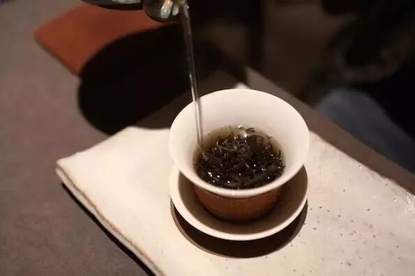 茶 | 让茶空杯，让往事安眠，让当下幸福