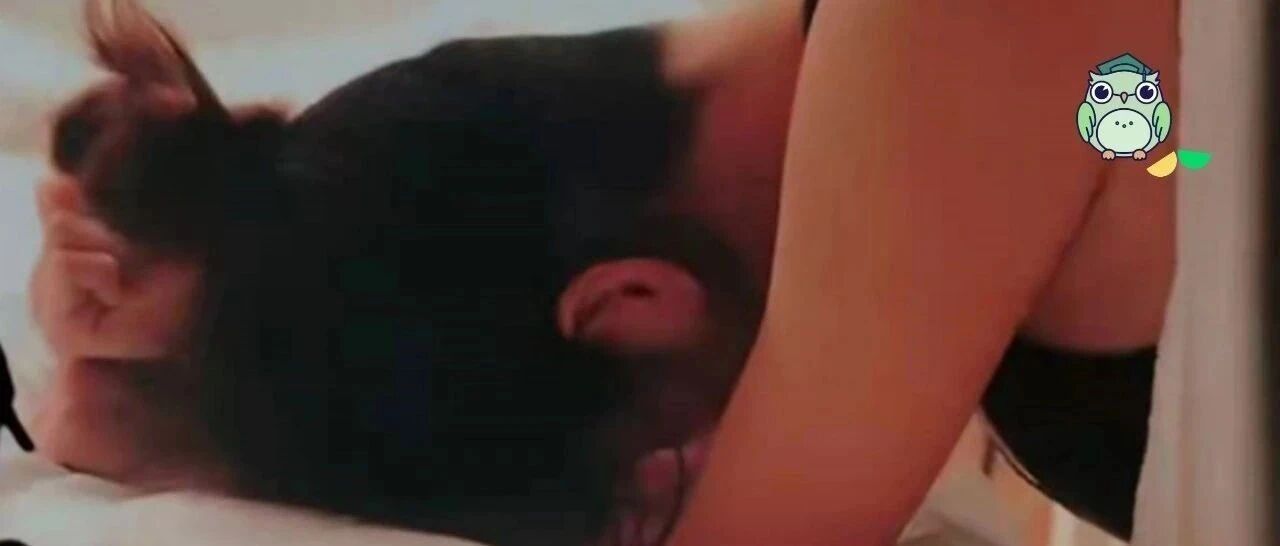 39岁Ella「直播生子」，“全裸”出镜引群嘲：你生孩子的样子，真丑！