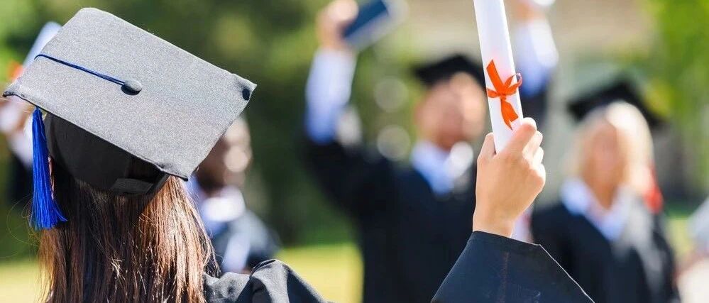 高校毕业生薪酬大比拼：清华月薪1.7万领跑，这些专业很有优势！