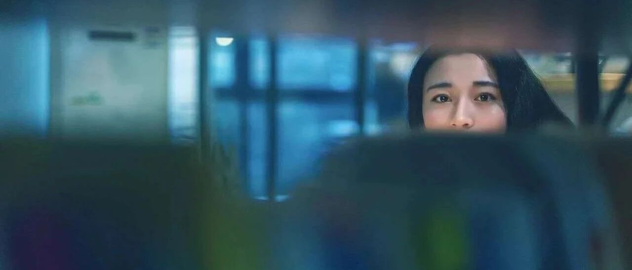 那群拼命考上985的“废物”，开始慌了