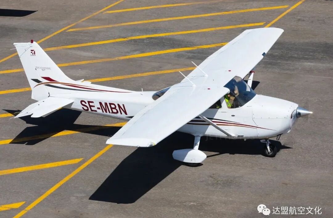 【航空科普】Cessna 172 塞斯纳172-4390 
