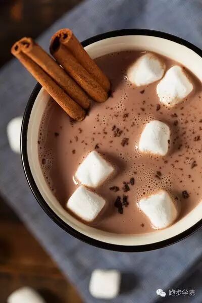 坚果包括树坚果(核桃,杏仁,腰果等)与种子(南瓜子,奇亚籽,葵花子