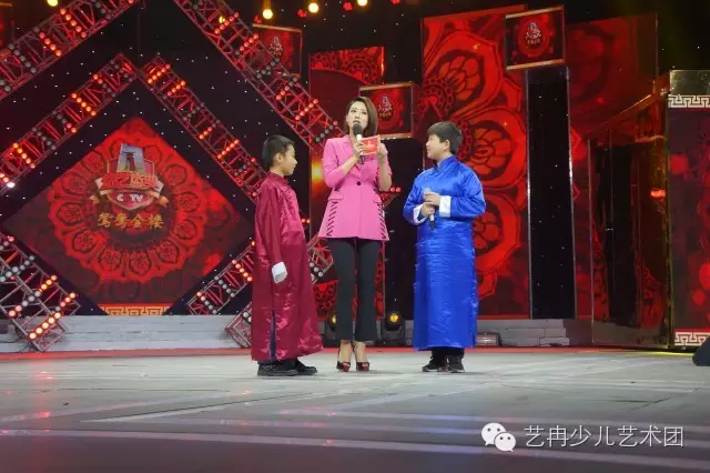 李伟建少儿精品相声班学员,每月都有登台演出的机会 李伟建少儿精品相声班学员,每月都有登台演出的机会