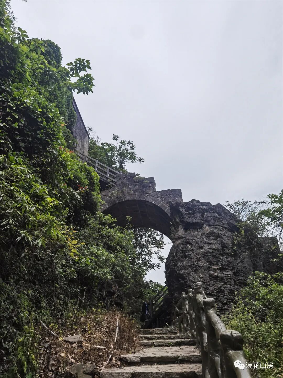 烟云变幻残垣外,眼底青山意不平 ‖ 遵义海龙屯