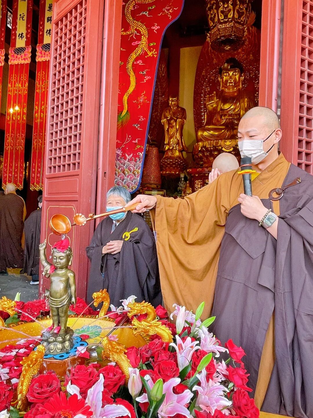 佛诞节浴佛浴心感念母恩