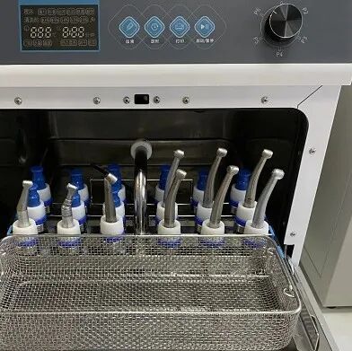 牙科手机怎么注油专科实操⎥口腔器械的清洗消毒、灭菌等十大再处理流程_https://www.jmylbn.com_新闻资讯_第3张