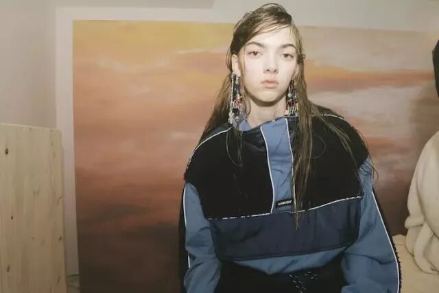 yoon的设计就像是嘈杂世界中独行的酷小孩