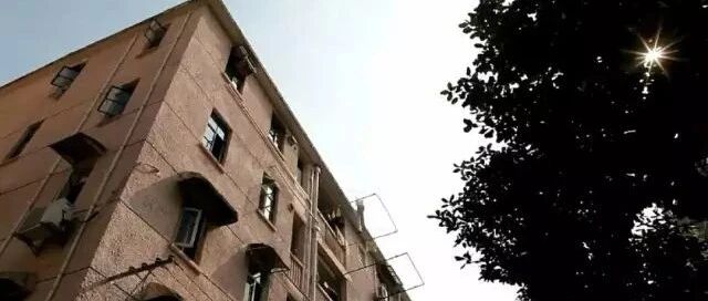 设计师极限挑战38㎡老房改造，让三代同堂的五口之家有尊严地生活